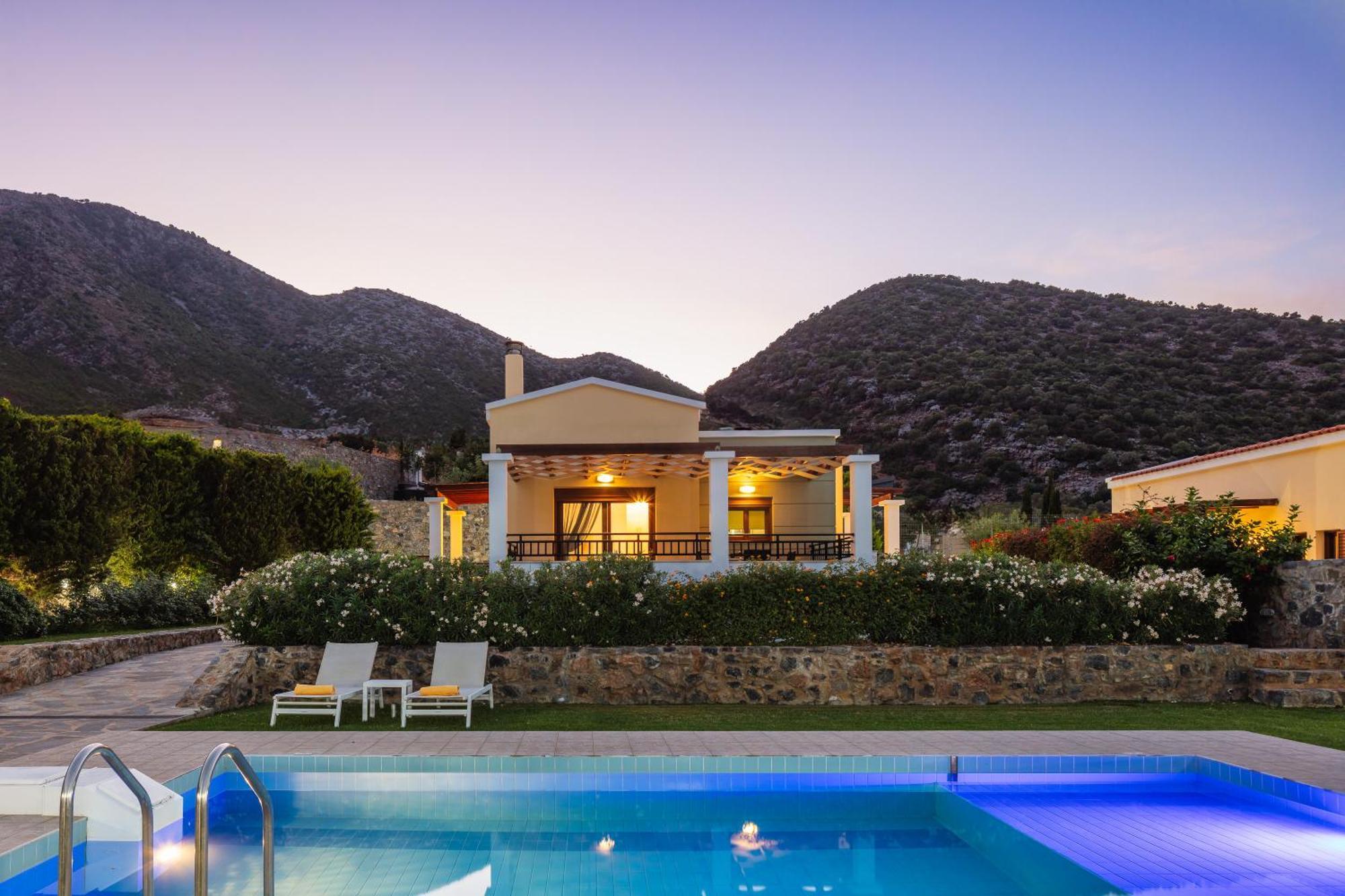 Real Dream Villas, Cretan Gems With Seaviews, By Thinkvilla Bali  エクステリア 写真