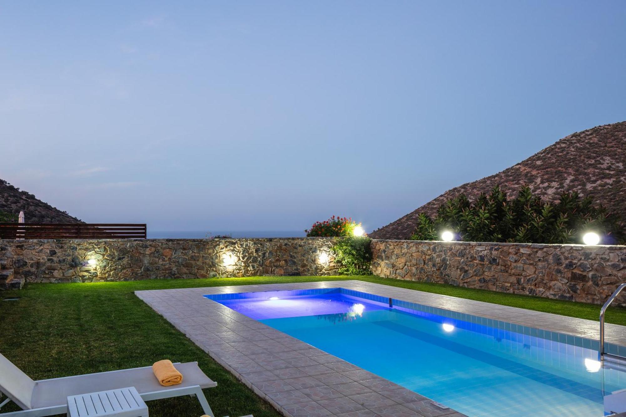 Real Dream Villas, Cretan Gems With Seaviews, By Thinkvilla Bali  エクステリア 写真